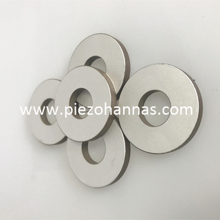 flexibiln&iacute; piezoelektrick&yacute; prstencov&yacute; sn&iacute;mač pro měřen&iacute; tlaku