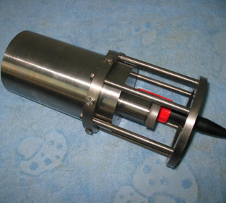 Нізкачашчынны глыбакаводны акустычны пераўтваральнік 7 кГц для глыбіні 7000 м