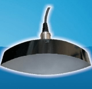 محول صوتي يرسل تحت الماء بتردد 200 كيلو هرتز لقياس العمق